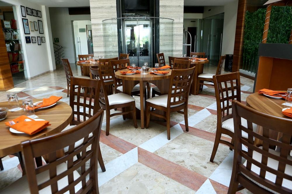 מלון The Fern Residency Mundra מראה חיצוני תמונה