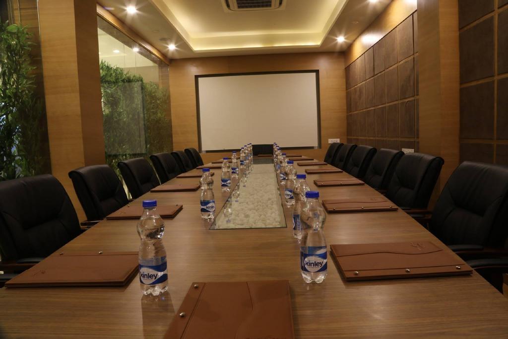 מלון The Fern Residency Mundra מראה חיצוני תמונה