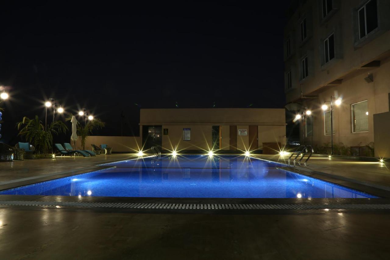 מלון The Fern Residency Mundra מראה חיצוני תמונה